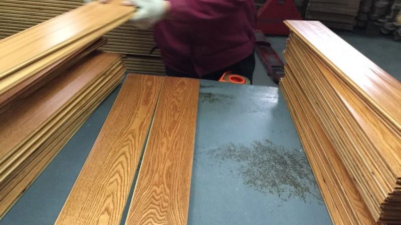 在实木门厂家提供的报价单中，消费者需要关注以下关键信息：